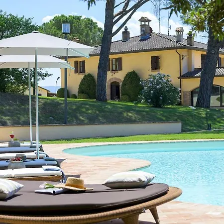 Sant'isidoro 8, Emma Villas 托迪